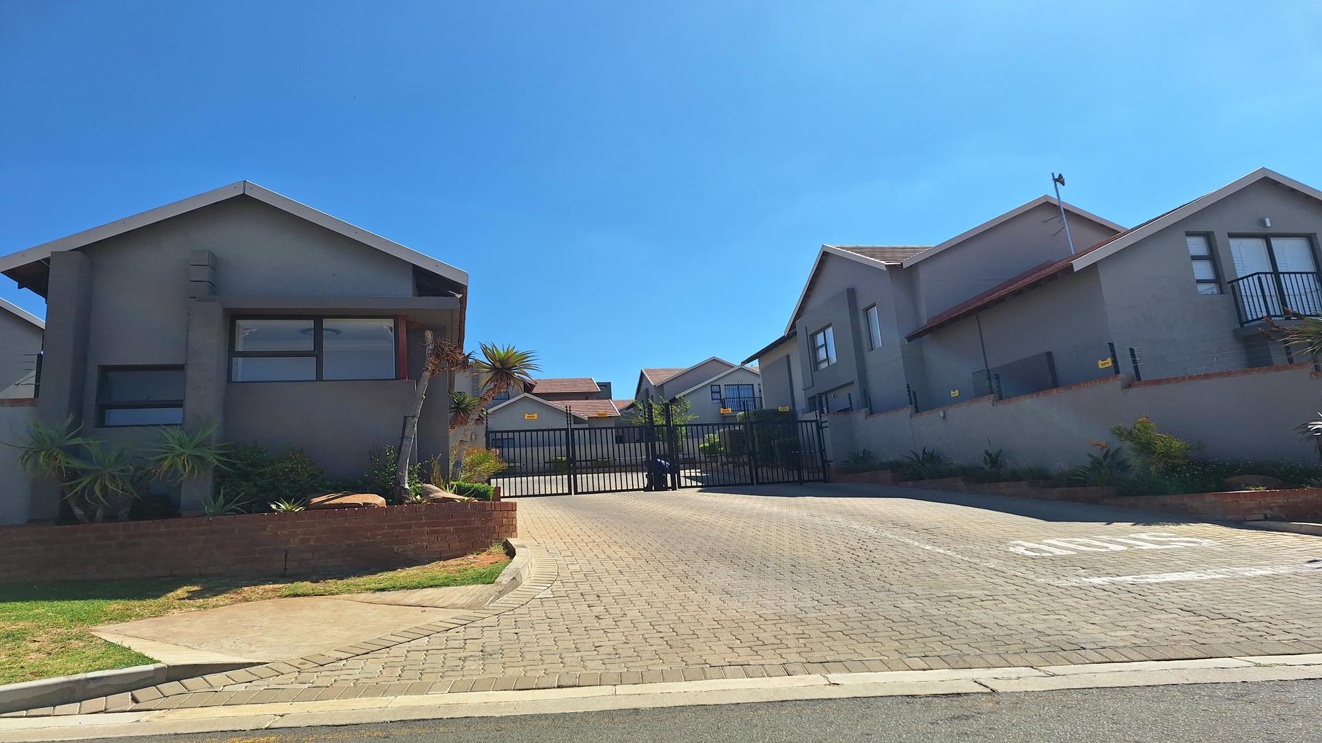 Front View of property in Mangaung