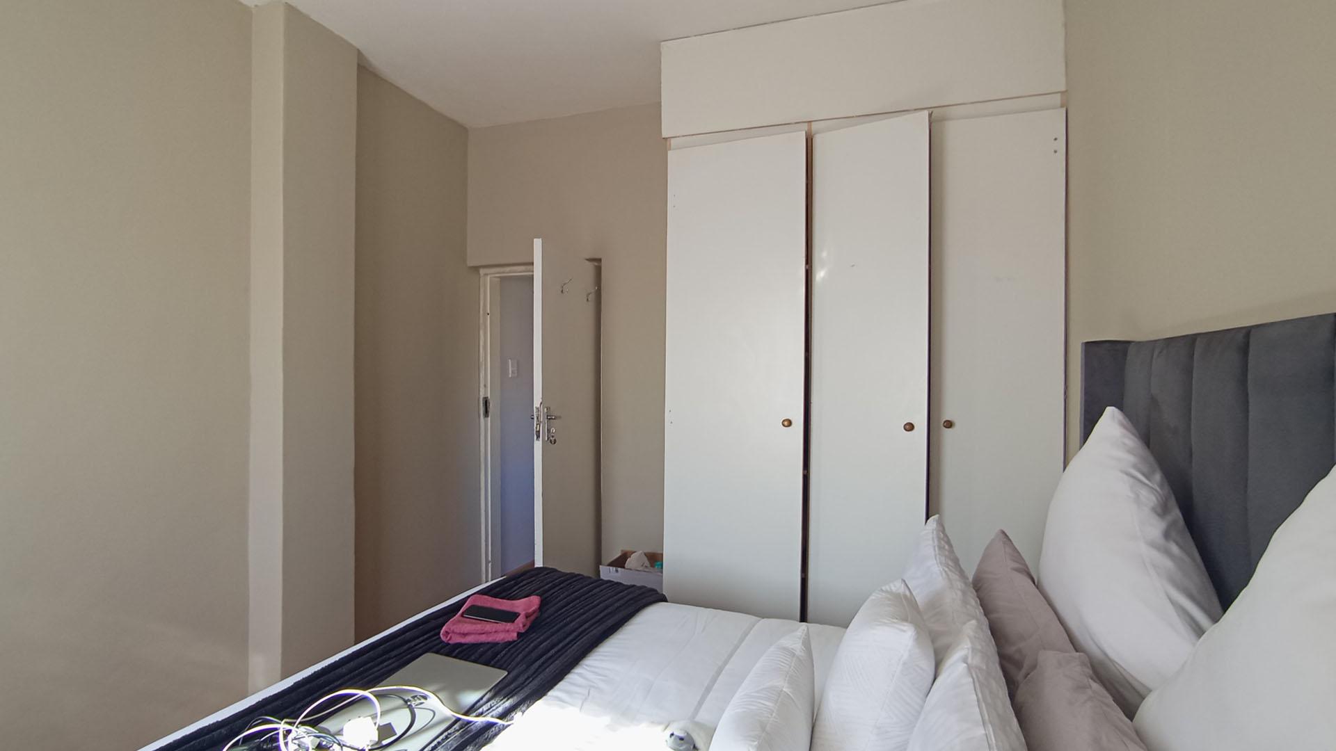 Bed Room 2 - 13 square meters of property in Waterkloof Glen