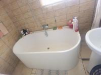 Bathroom 1 of property in Karino
