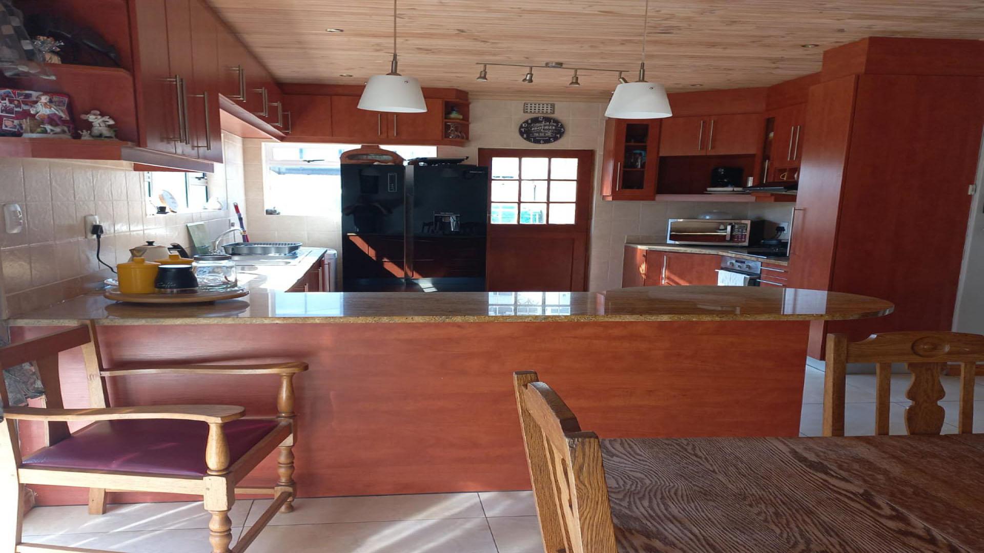 Kitchen of property in Zeekoei Vlei