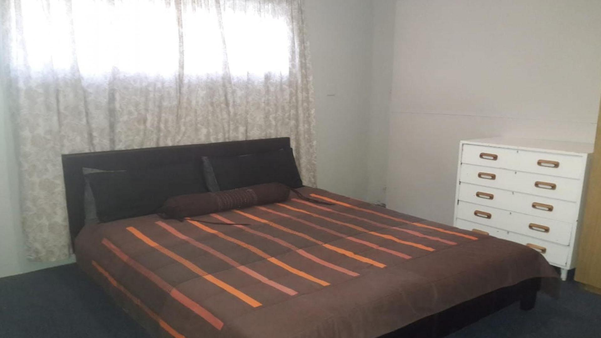 Bed Room 5+ of property in Zeekoei Vlei