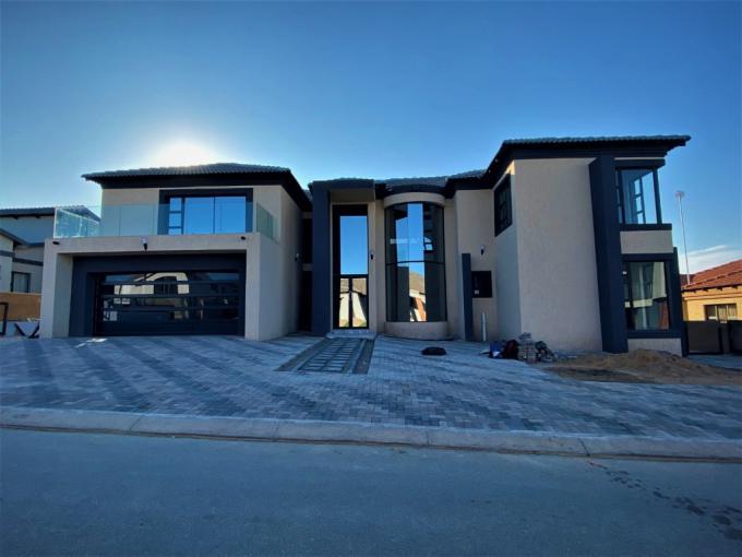 6 Bedroom House for Sale For Sale in Bendor - MR590200