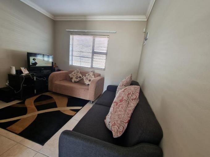 Flats To Rent In Cape Town For R3000 Per Month 2 Bedroom Apartment to Rent in Belhar - Property to rent - M