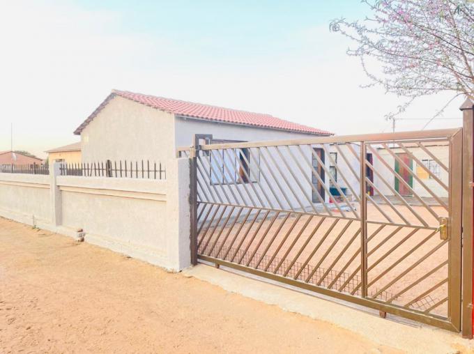 2 Bedroom House for Sale For Sale in Soshanguve - MR590412