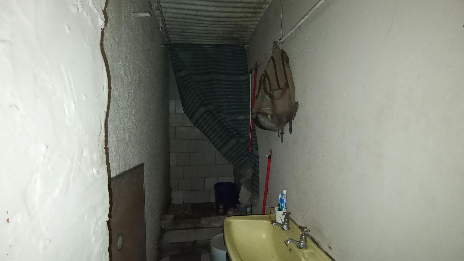 Bathroom 1 - 14 square meters of property in Orange Grove