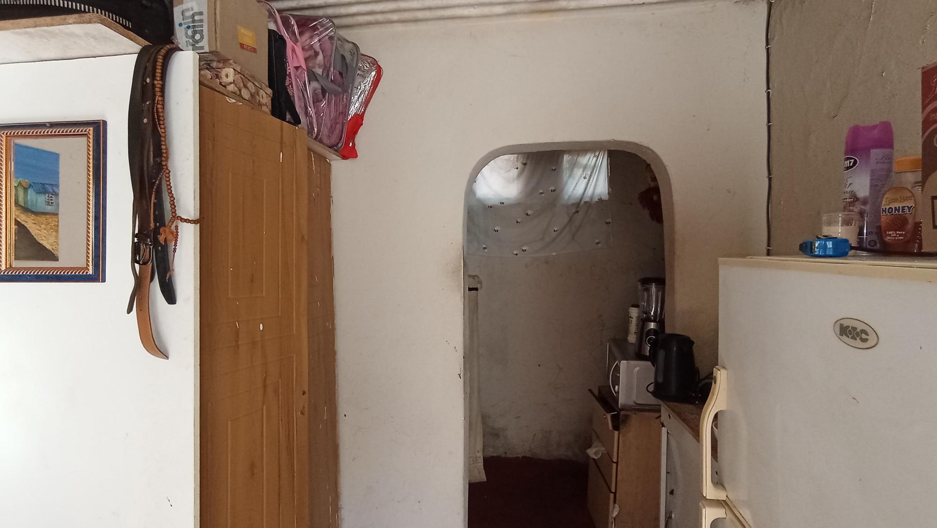 Bed Room 1 - 47 square meters of property in Orange Grove