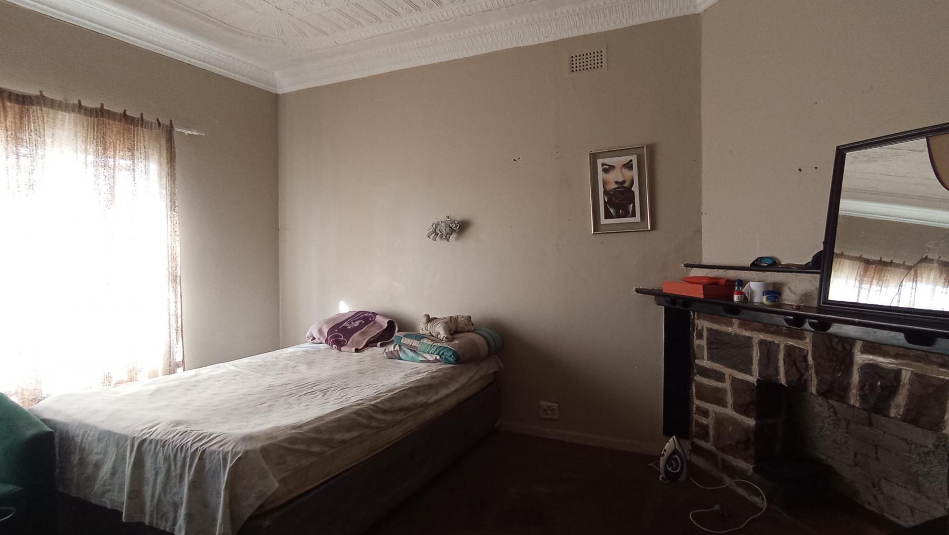 Bed Room 3 - 22 square meters of property in Orange Grove