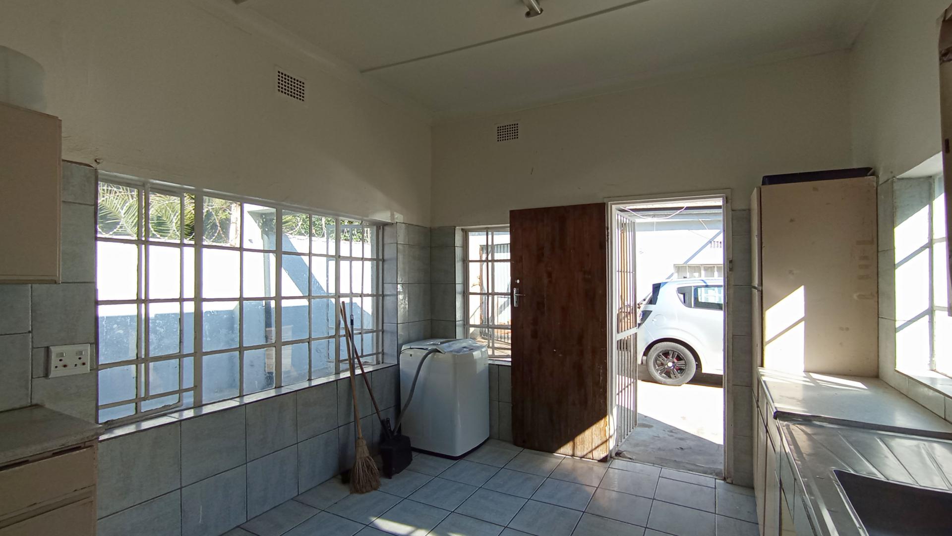 Kitchen - 20 square meters of property in Orange Grove