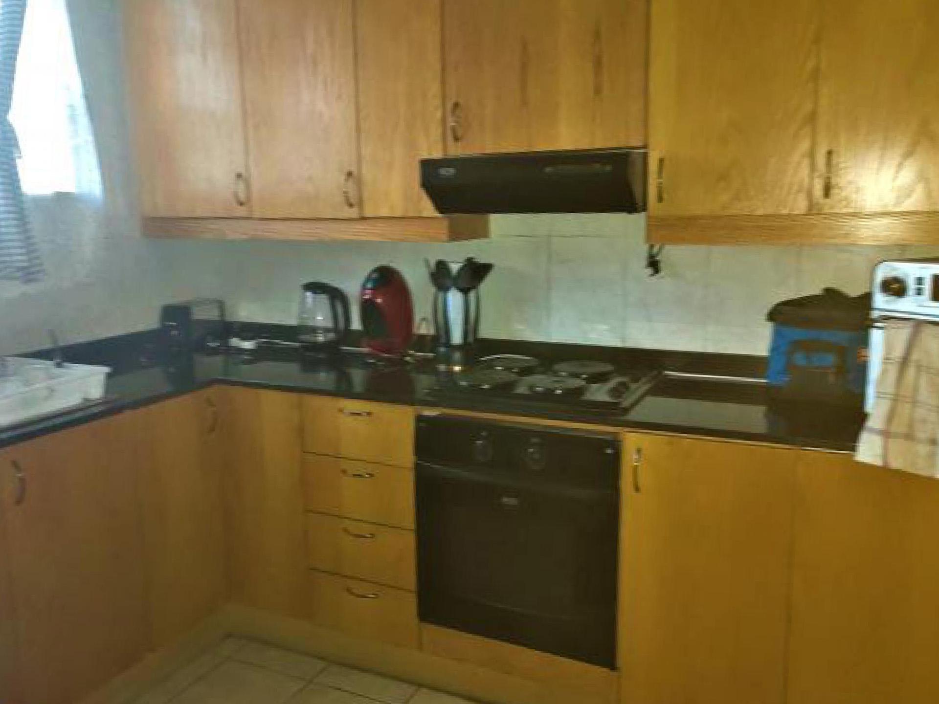 Kitchen of property in Lambton