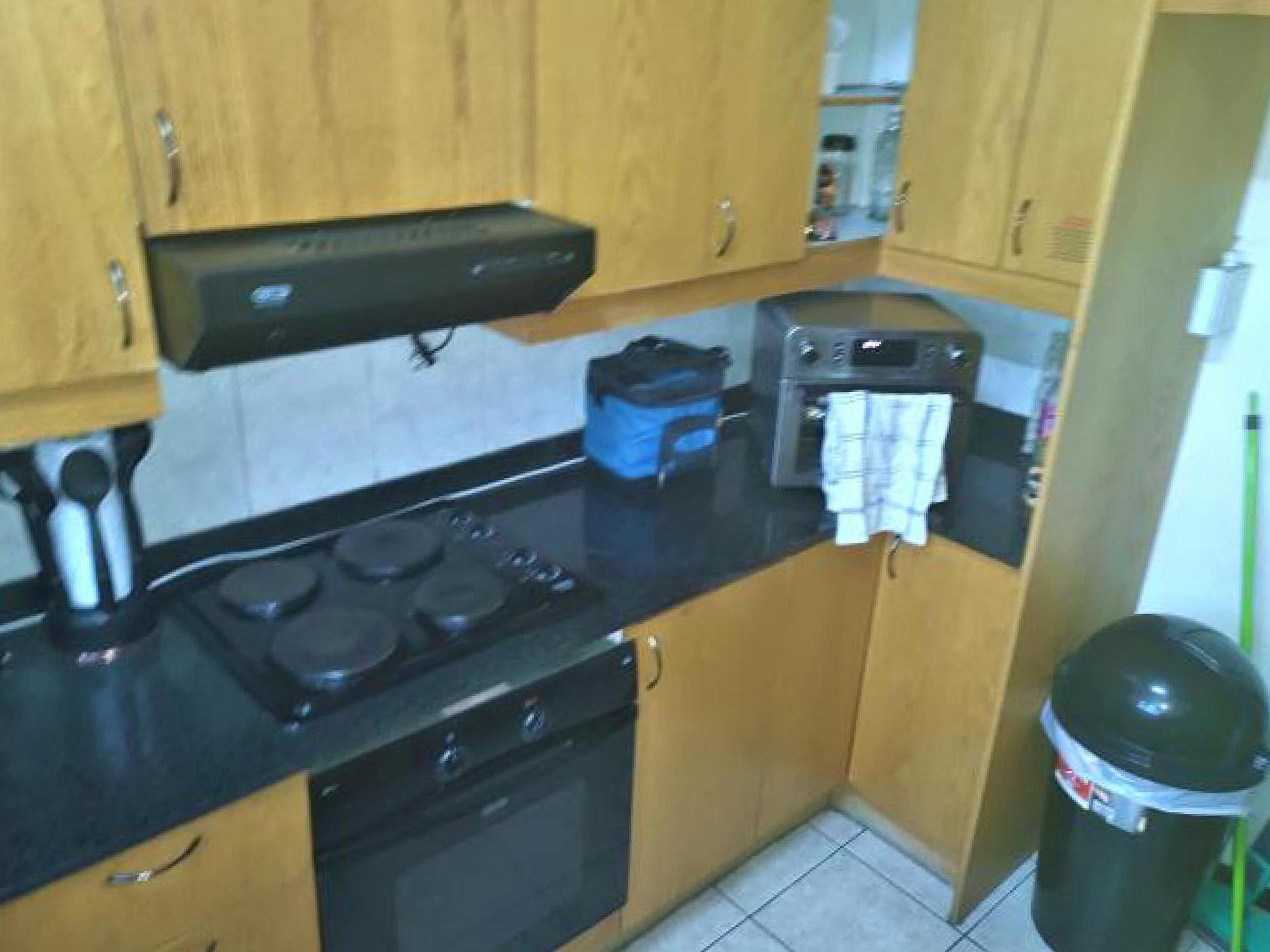 Kitchen of property in Lambton