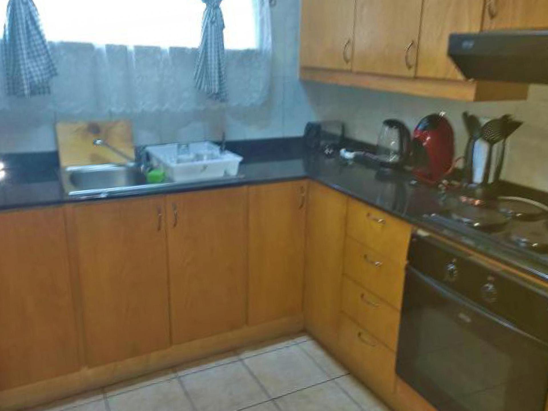 Kitchen of property in Lambton