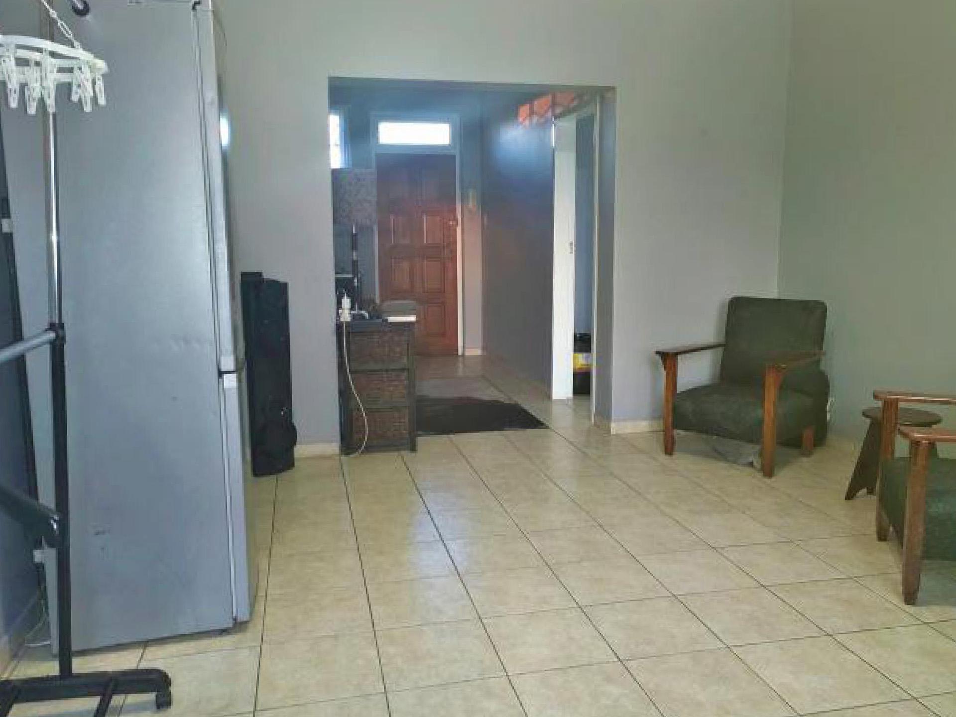 Lounges of property in Lambton