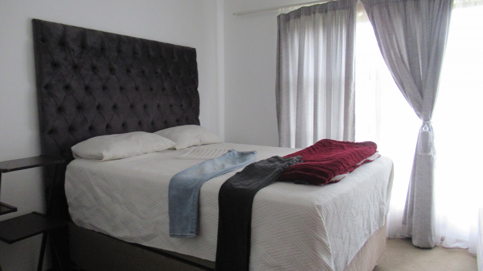 Main Bedroom - 19 square meters of property in Vanderbijlpark