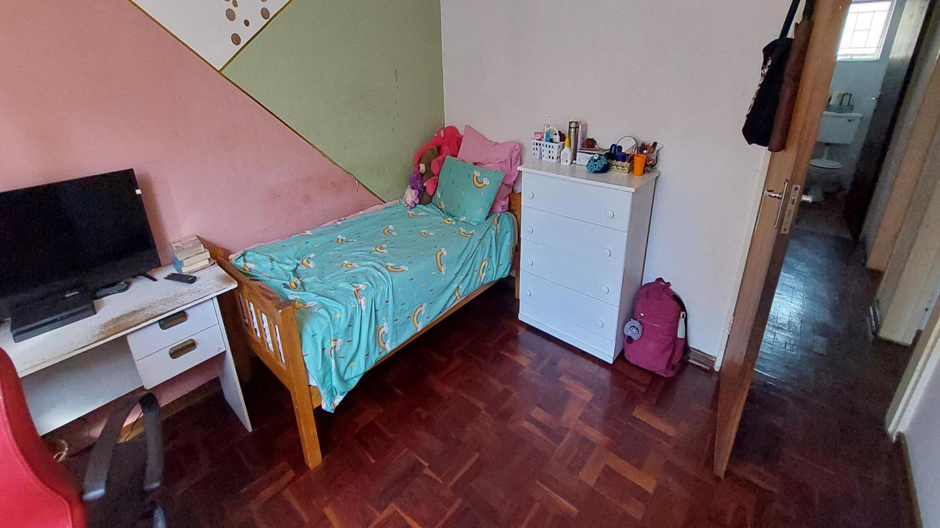 Bed Room 3 of property in Rietfontein