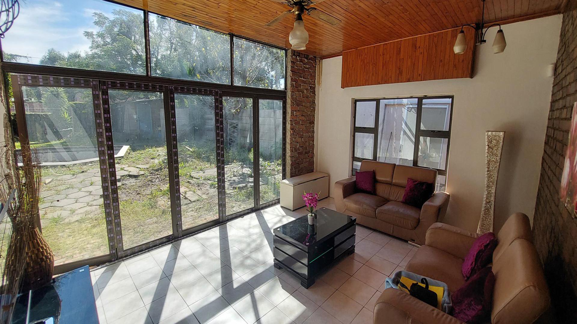 Lounges of property in Rietfontein