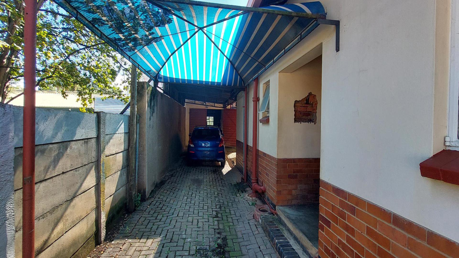 Carport  of property in Rietfontein
