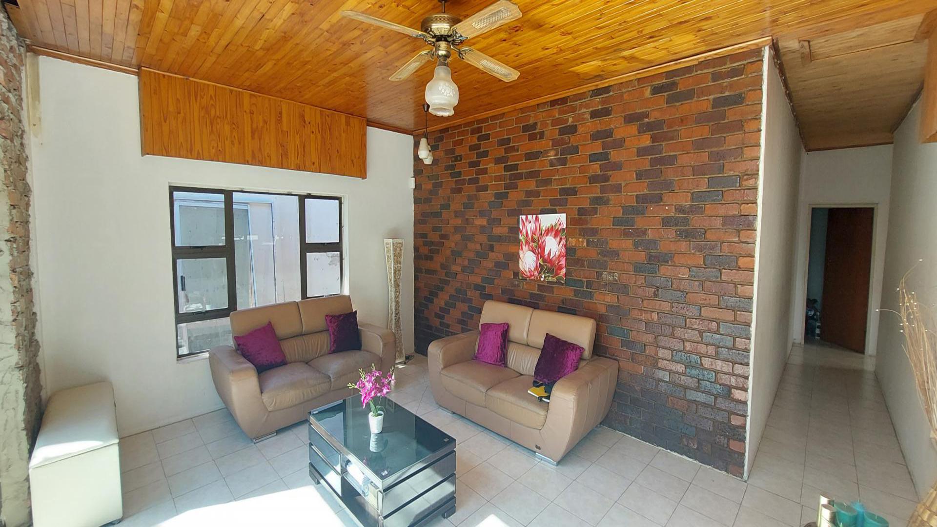 Lounges of property in Rietfontein