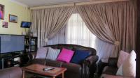 Lounges - 12 square meters of property in Ormonde