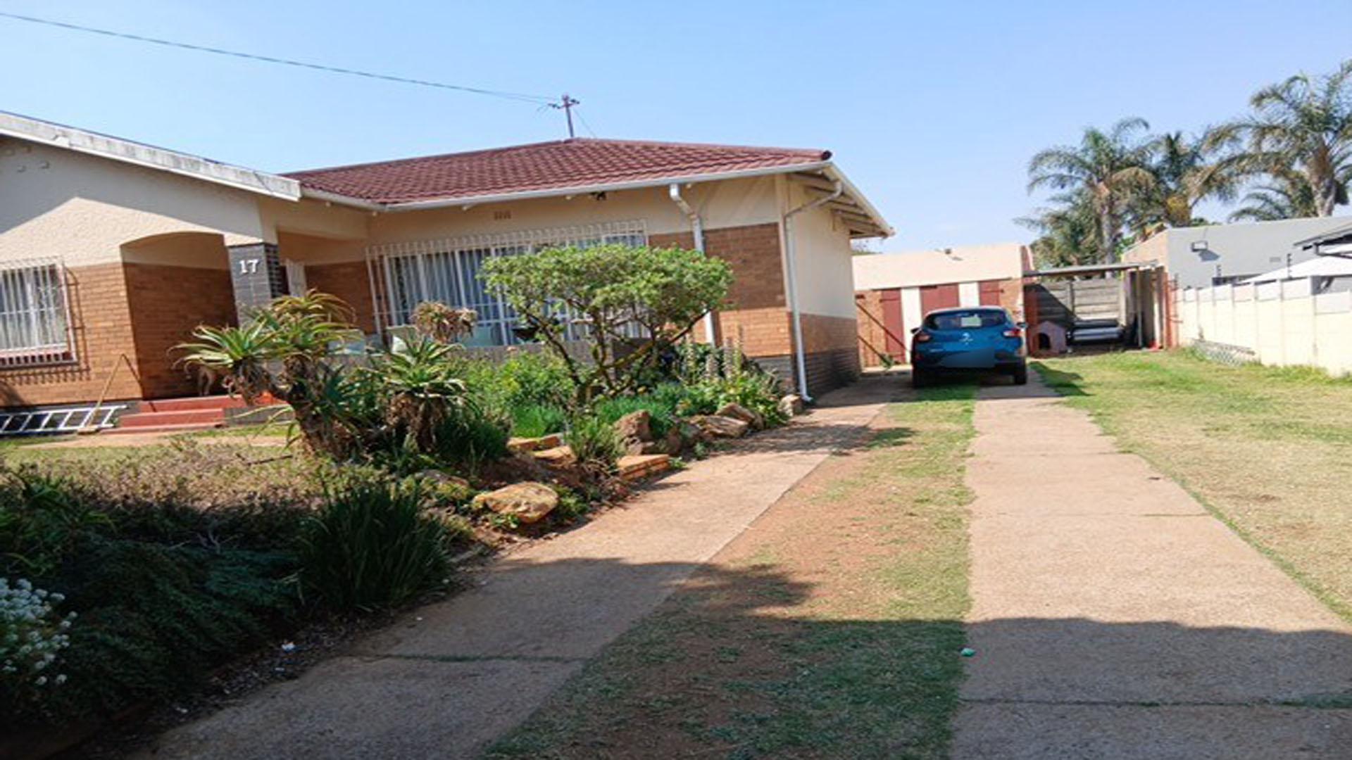 Front View of property in Homestead