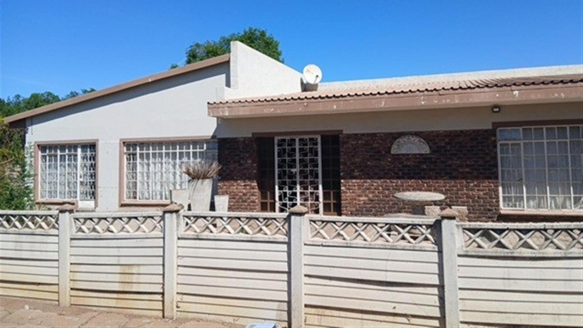 Front View of property in Potchefstroom