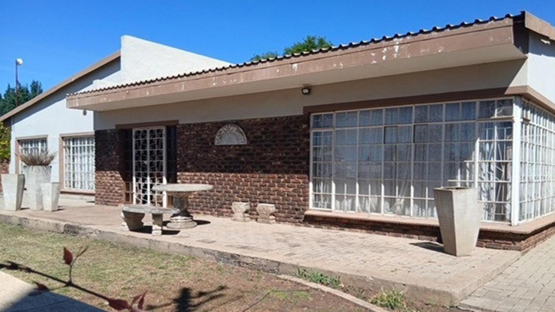 Front View of property in Potchefstroom