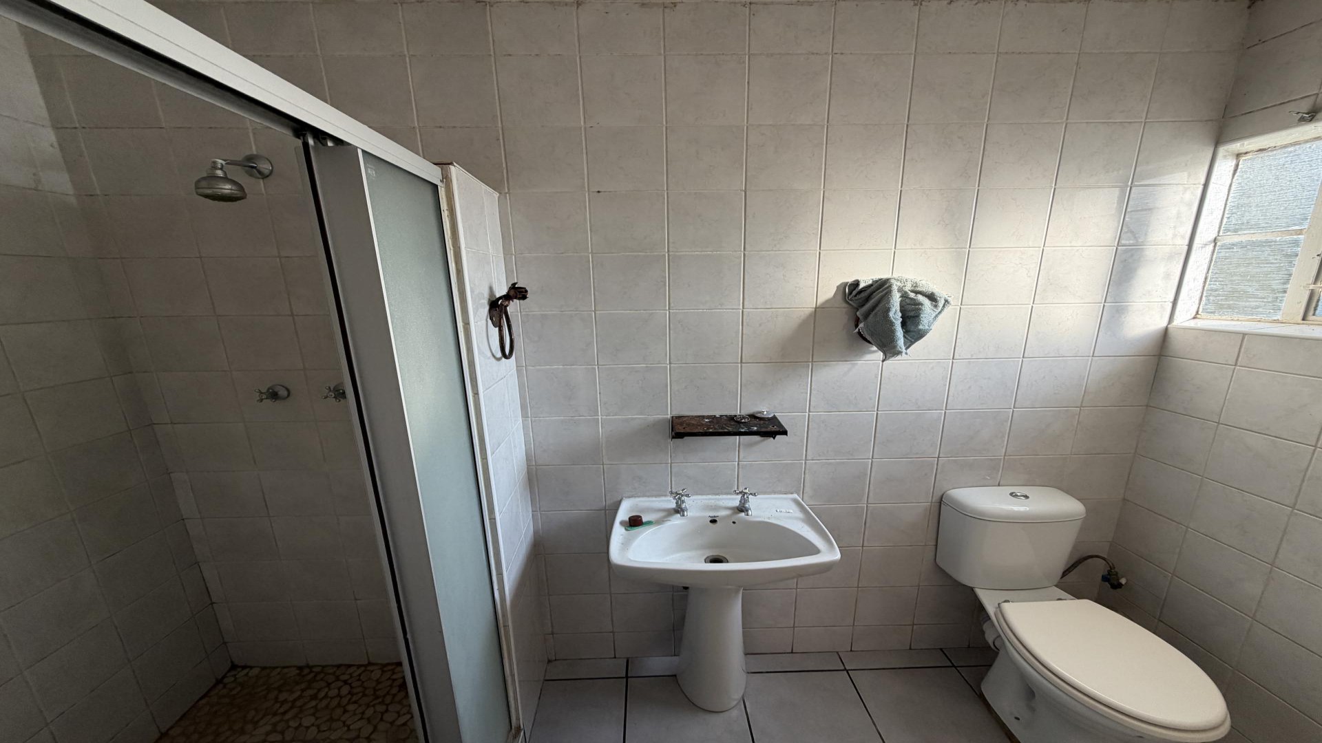 Bathroom 2 of property in Potchefstroom