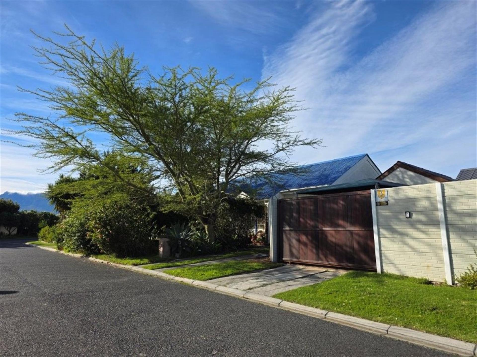 Front View of property in Strand