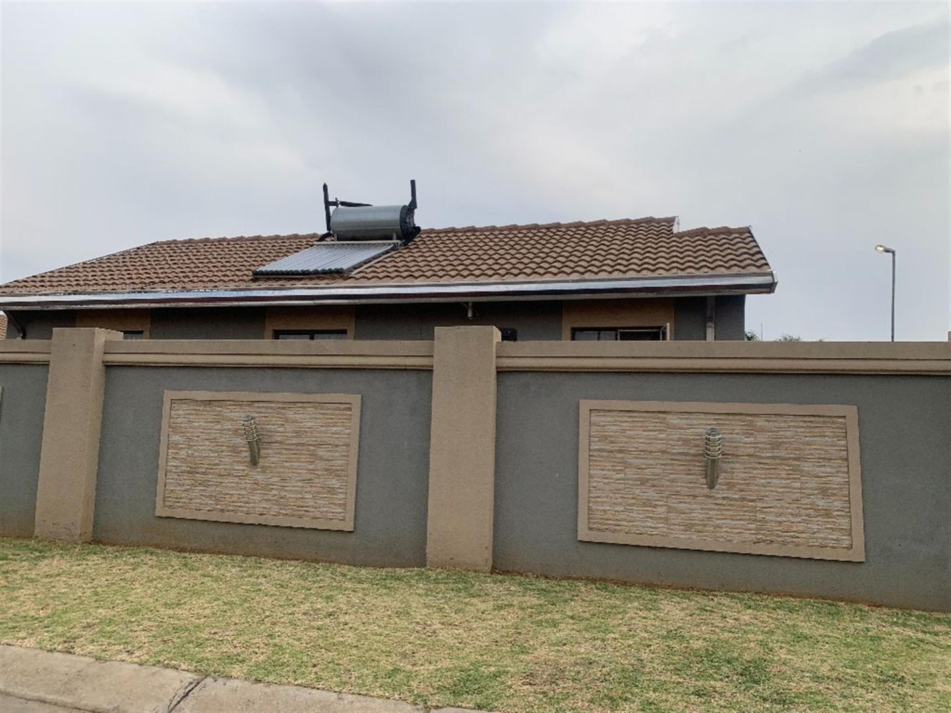 Front View of property in Windmill Park