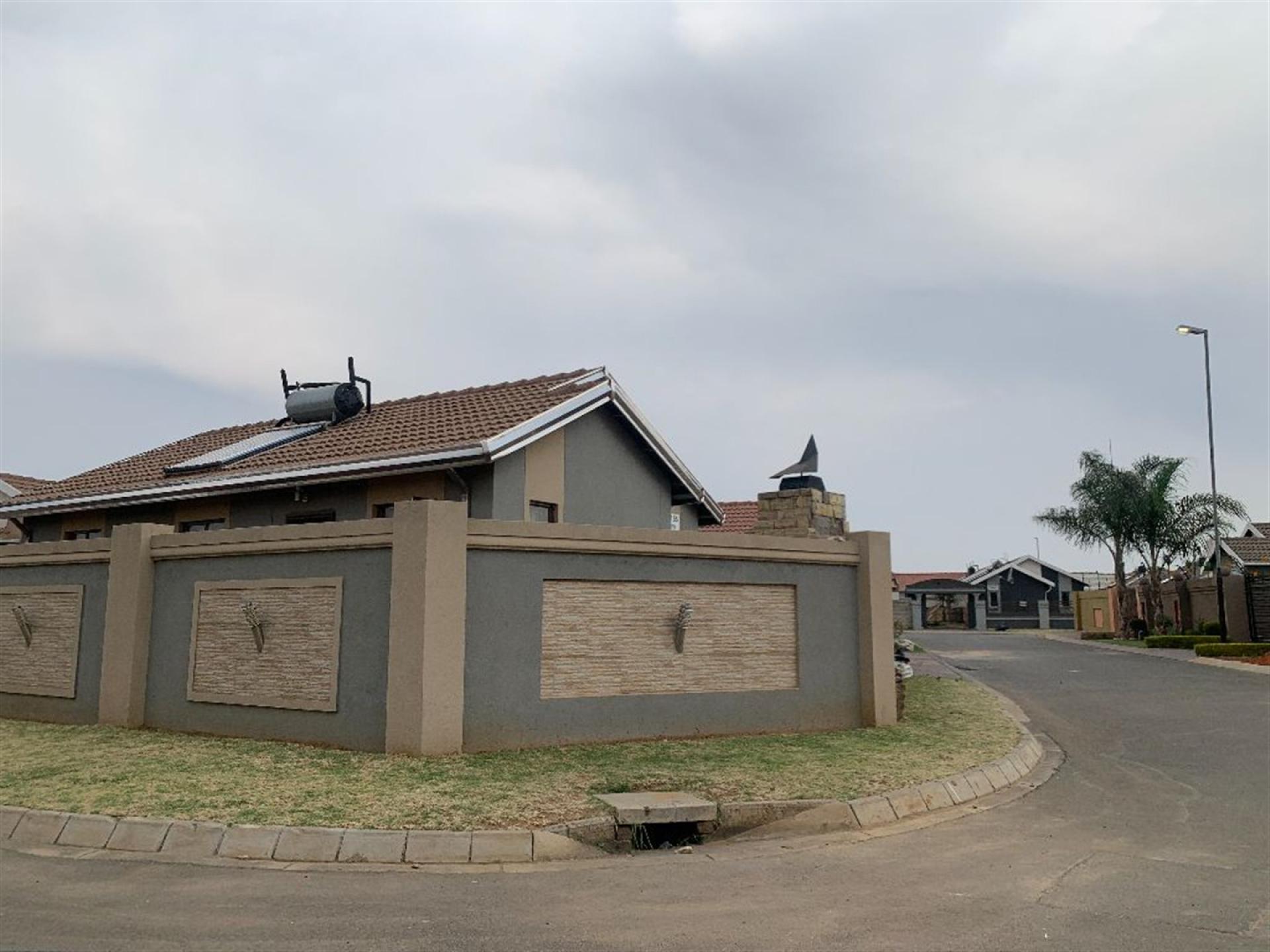 Front View of property in Windmill Park