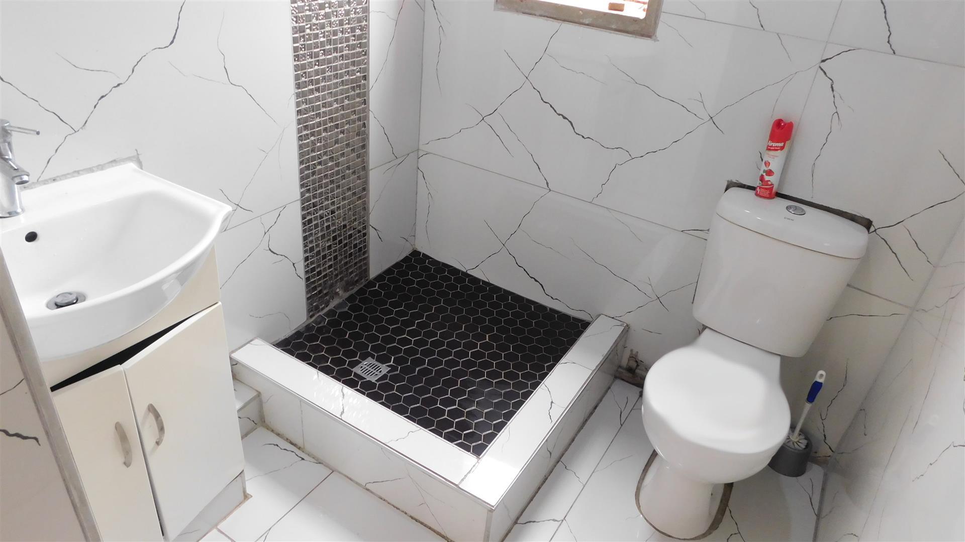 Bathroom 1 - 4 square meters of property in Westham