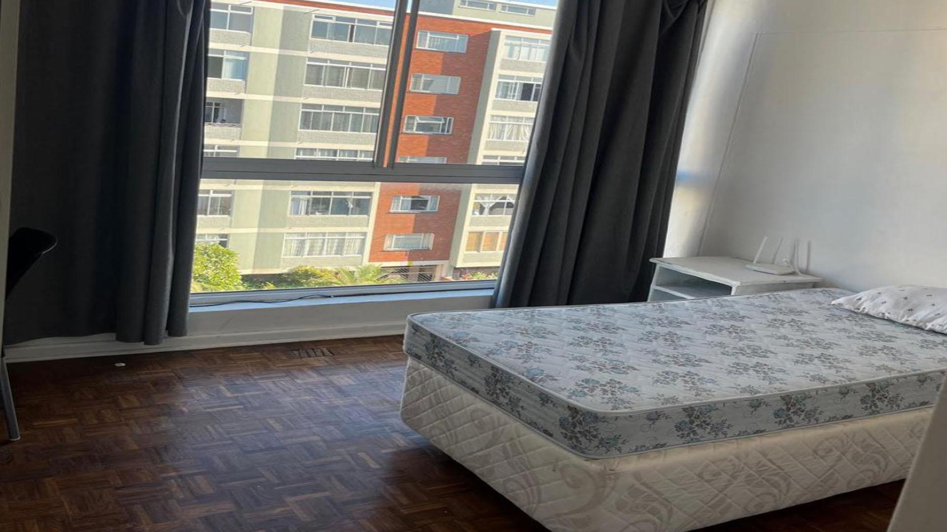 Bed Room 1 of property in Humewood 