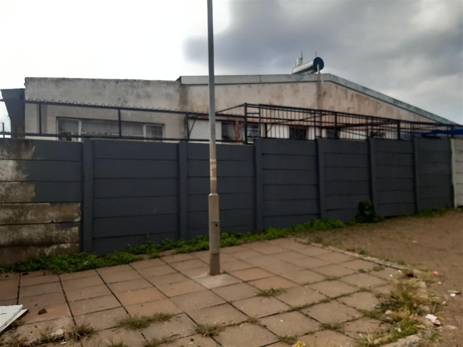 Front View of property in Westbury
