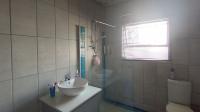 Bathroom 1 - 7 square meters of property in Vorna Valley