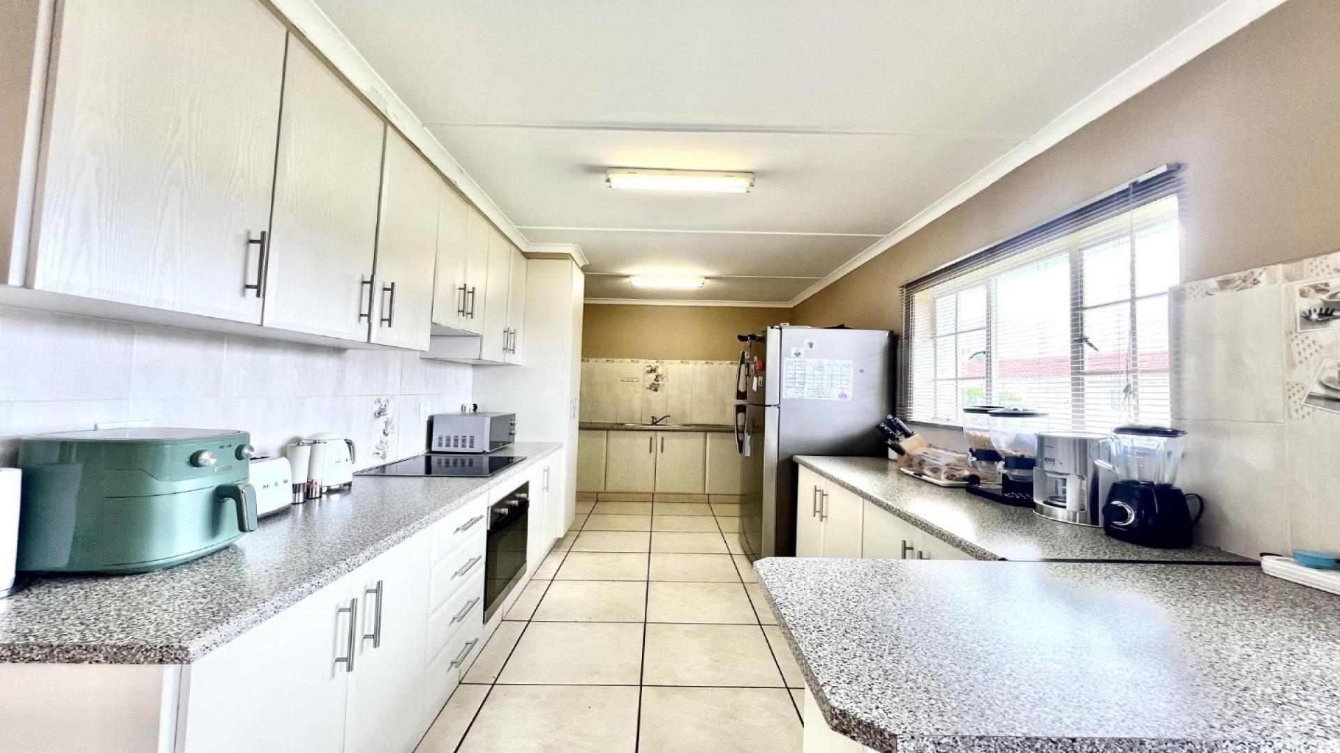 Kitchen - 14 square meters of property in Lincoln Meade