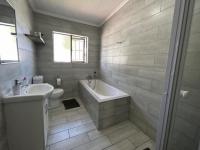 Bathroom 1 of property in Heather Park