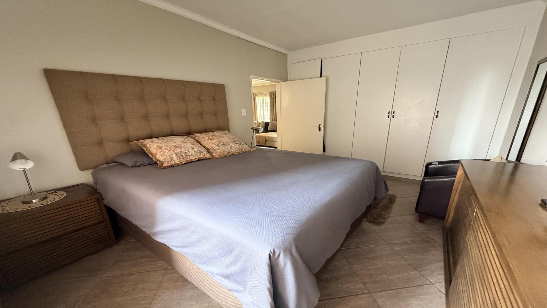 Bed Room 1 of property in Emalahleni (Witbank) 