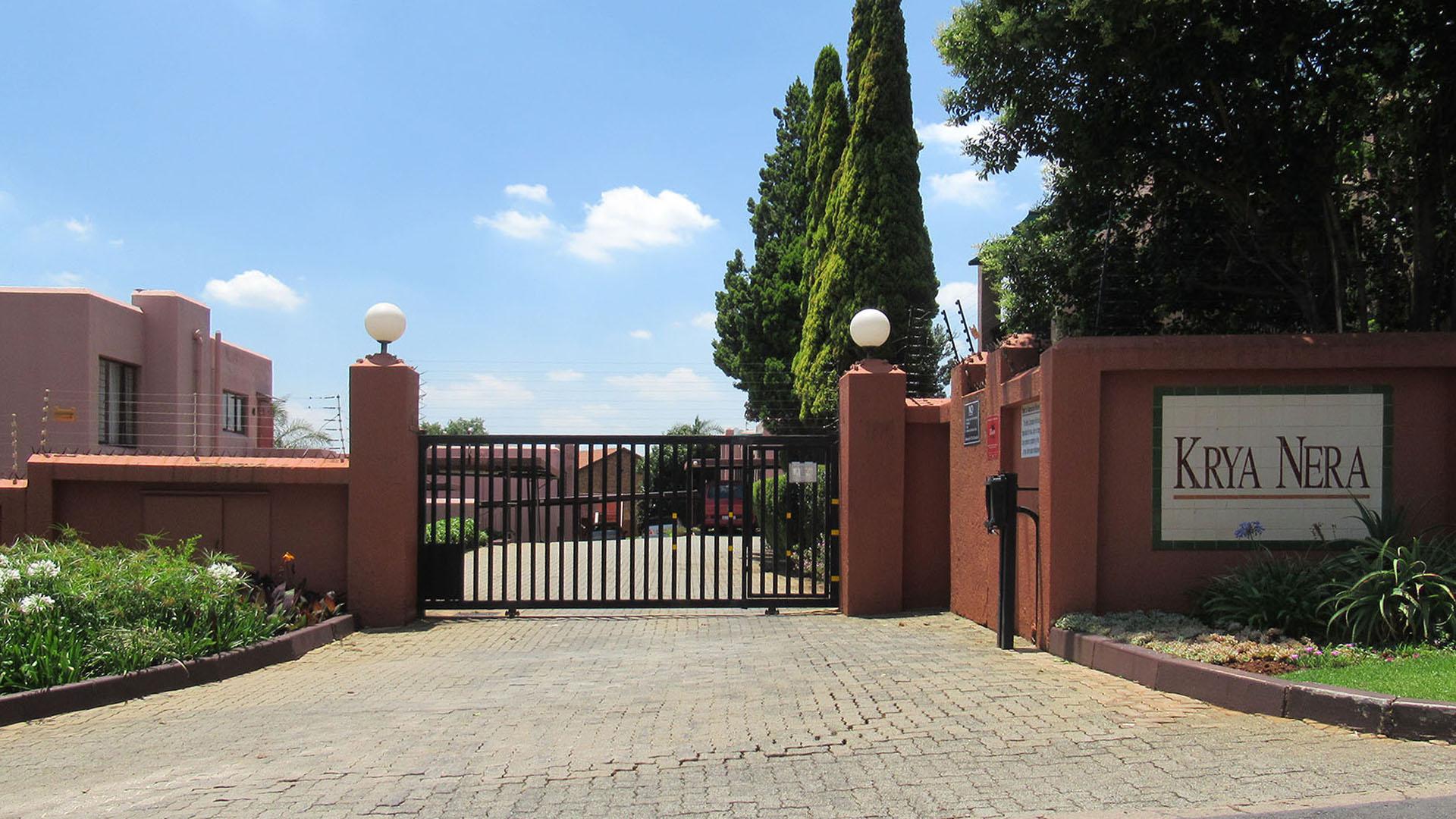 Front View of property in Little Falls