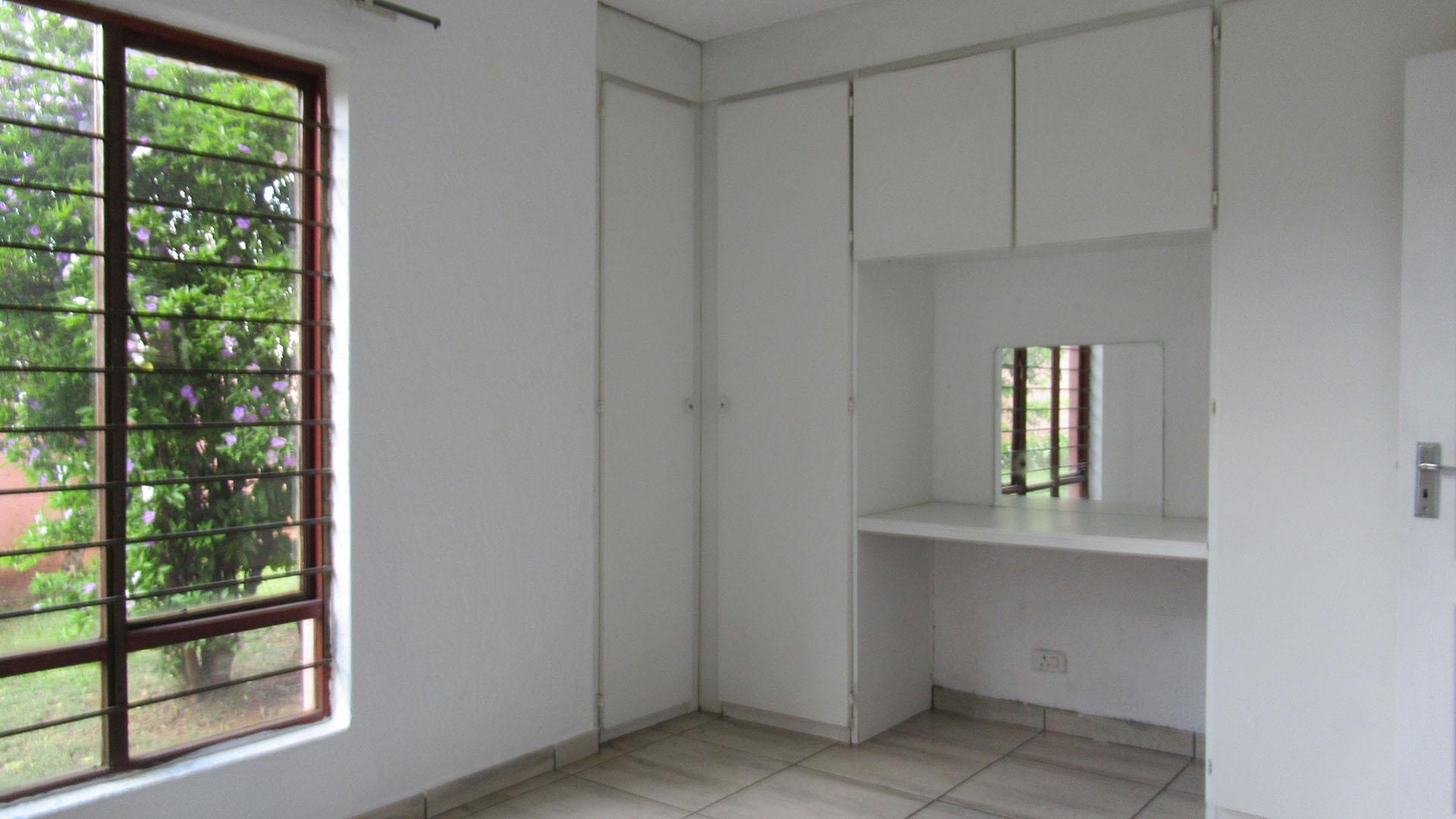 Bed Room 2 - 13 square meters of property in Little Falls