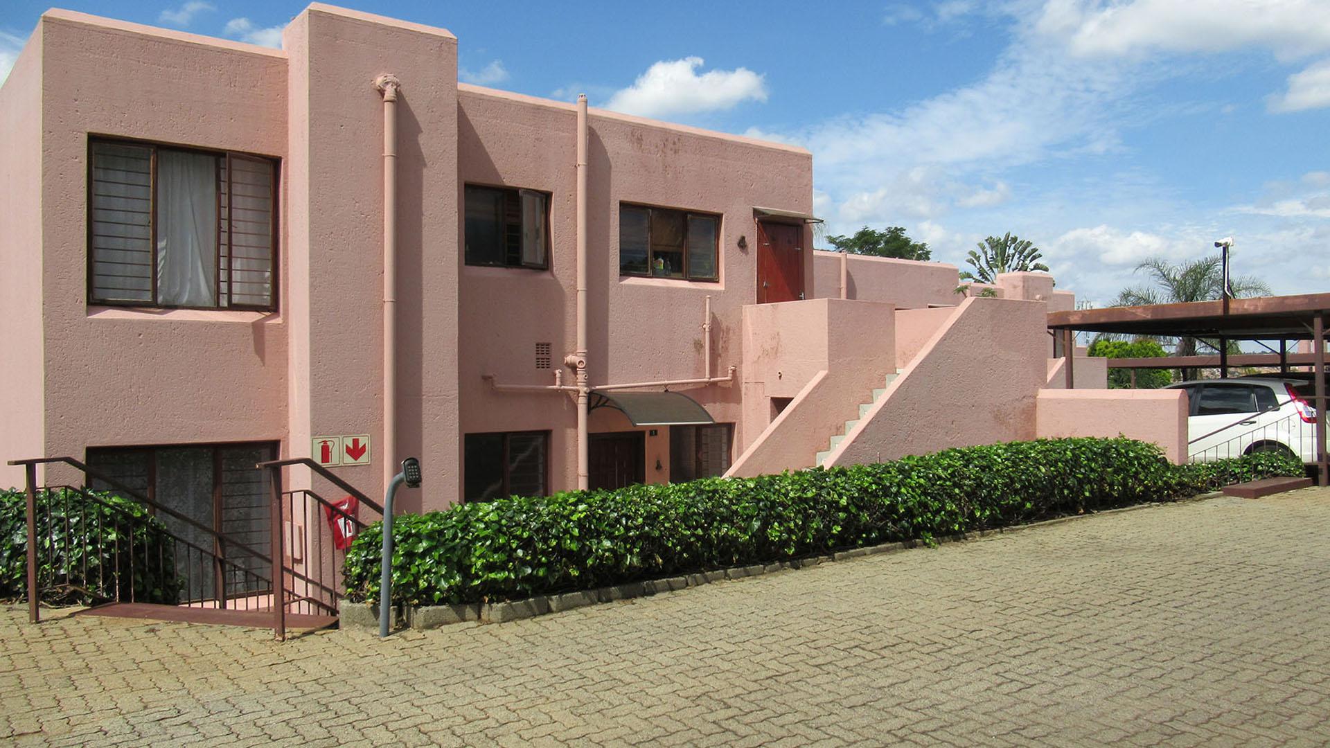 Front View of property in Little Falls