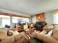 Lounges - 64 square meters of property in Glenanda
