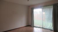 Lounges - 15 square meters of property in Wilgeheuwel 