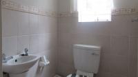 Guest Toilet - 2 square meters of property in Wilgeheuwel 