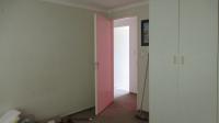 Bed Room 1 - 14 square meters of property in Wilgeheuwel 