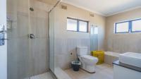 Bathroom 1 of property in Berkshire Downs