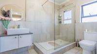 Bathroom 2 of property in Berkshire Downs