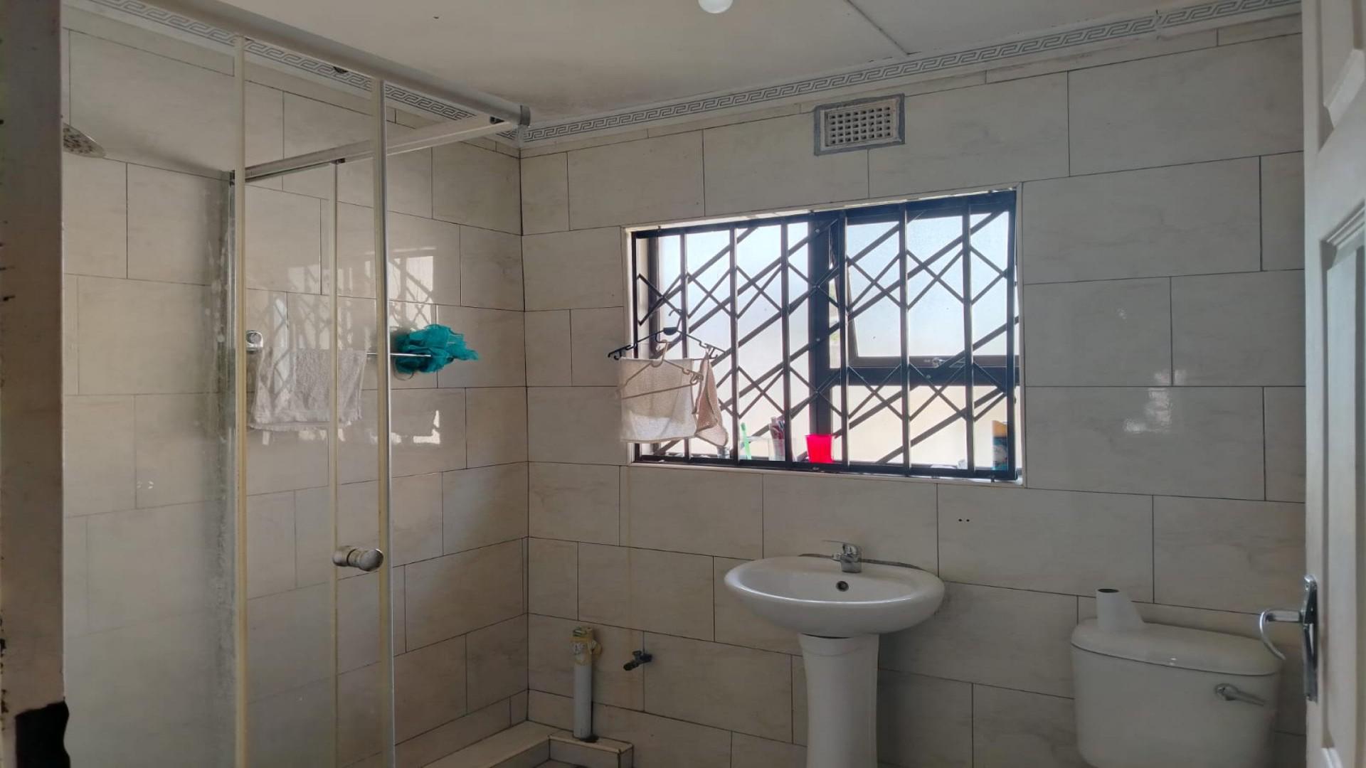 Bathroom 1 of property in Esikhawini