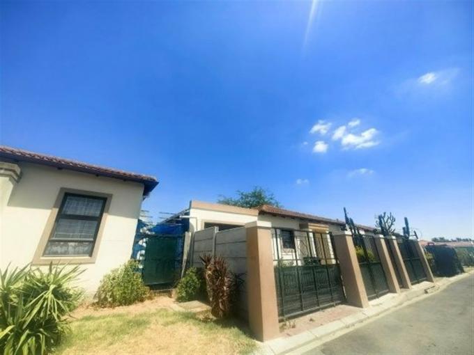 Standard Bank SIE Sale In Execution 2 Bedroom House for Sale in Paarl - MR591083