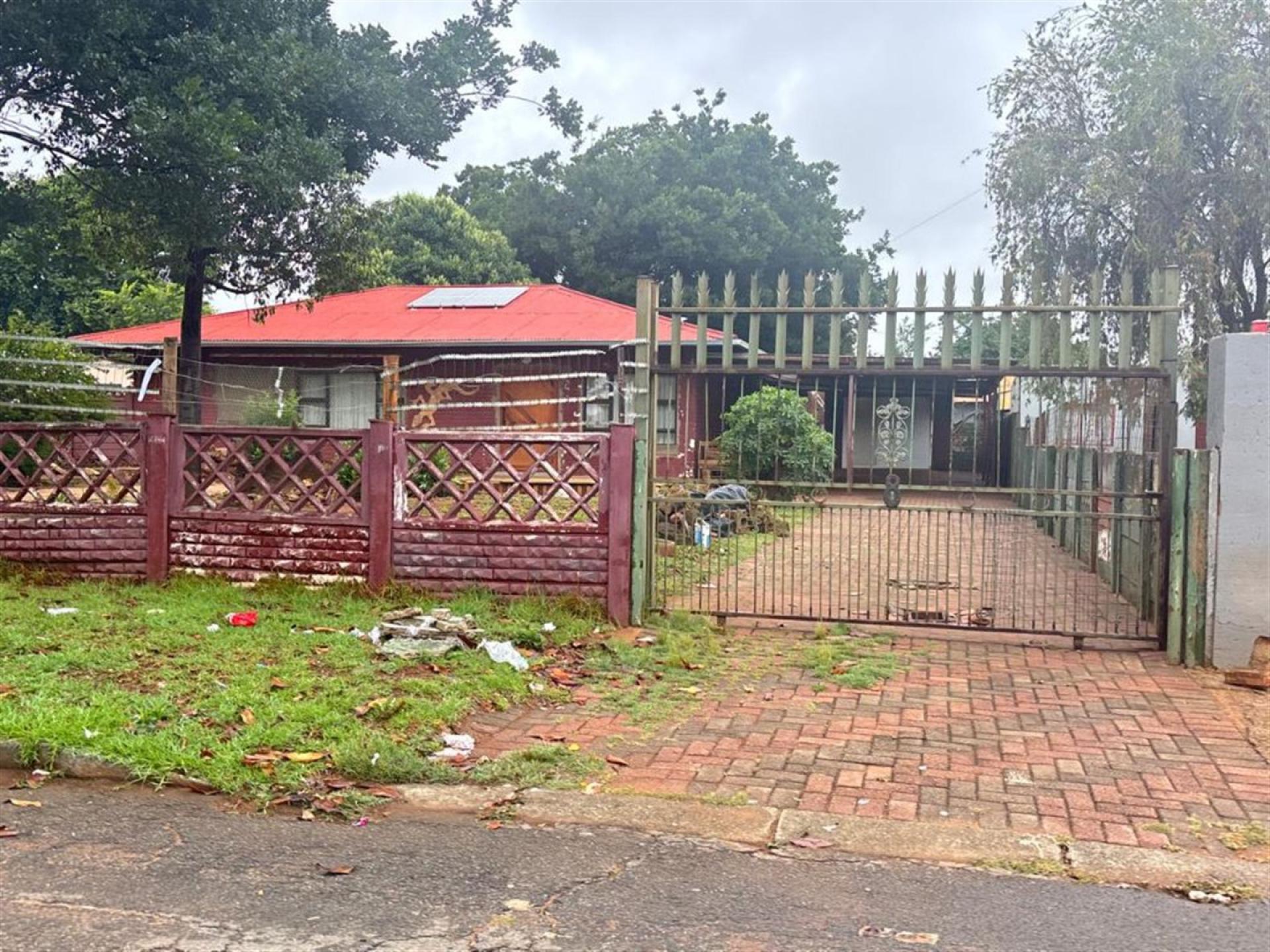 Front View of property in Homelake