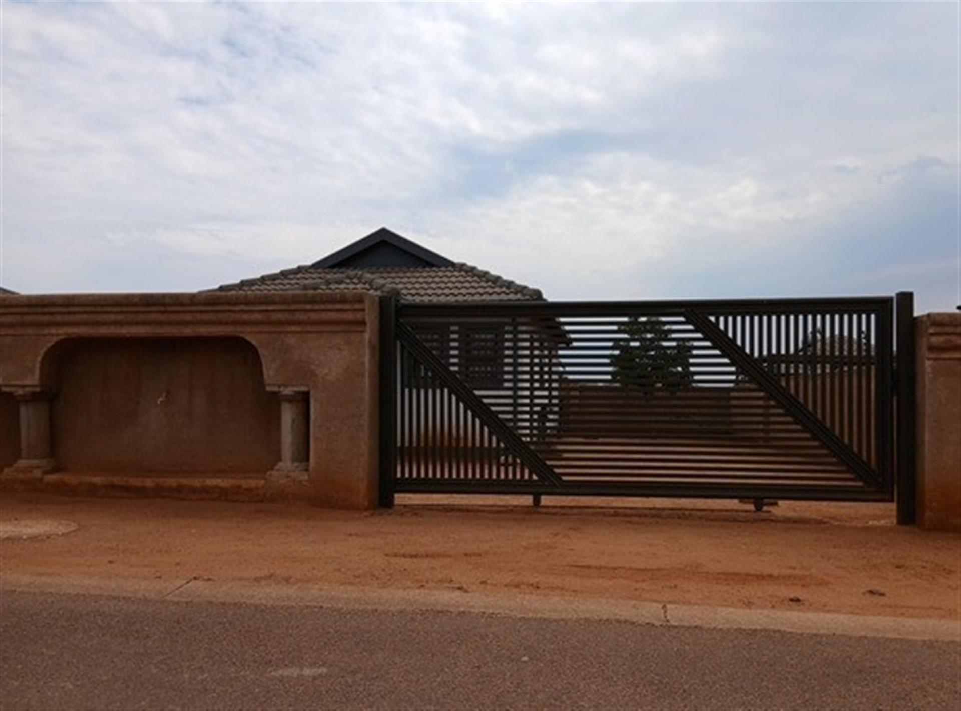 Front View of property in The Orchards