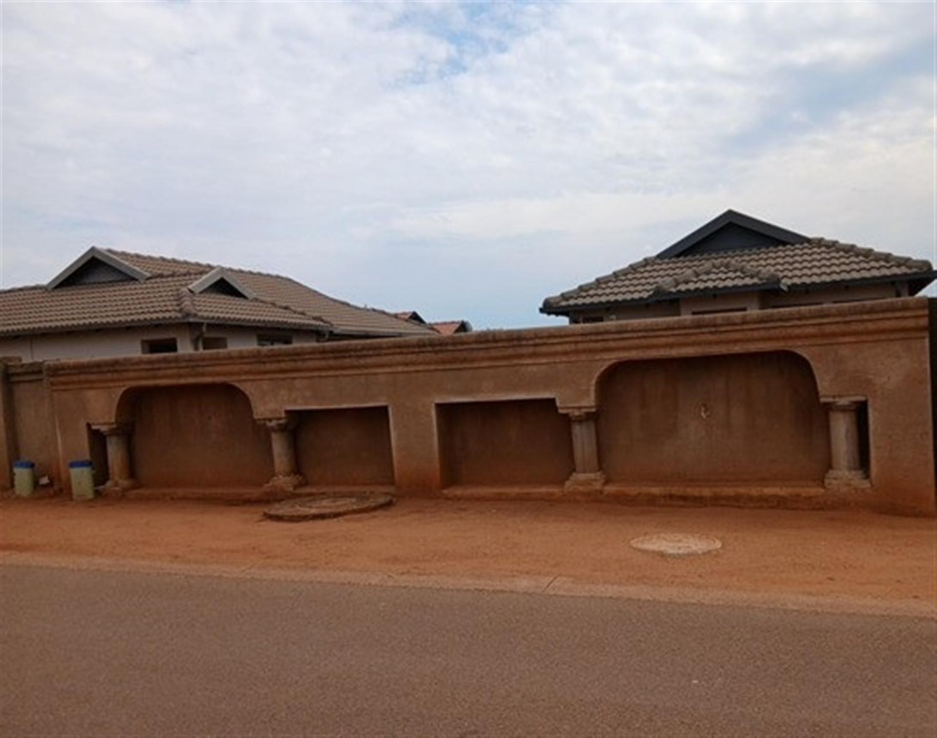 Front View of property in The Orchards